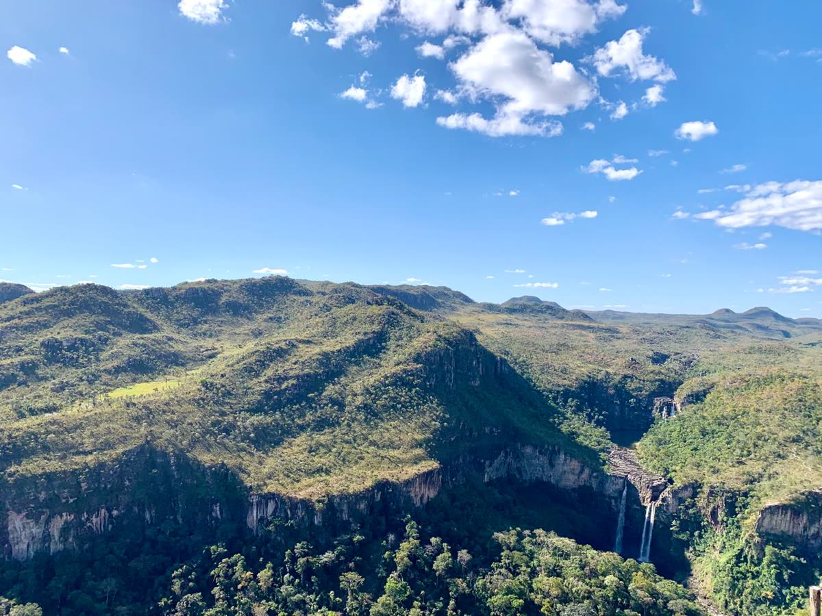 Salto do Rio Preto sobre os planaltos da Chapada dos Veadeiros