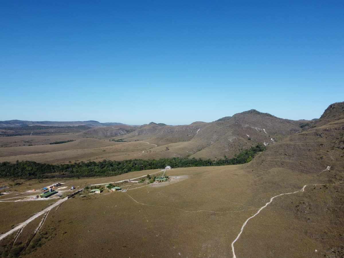Cerrado aberto e morros arredondados da Chapada dos Veadeiros
